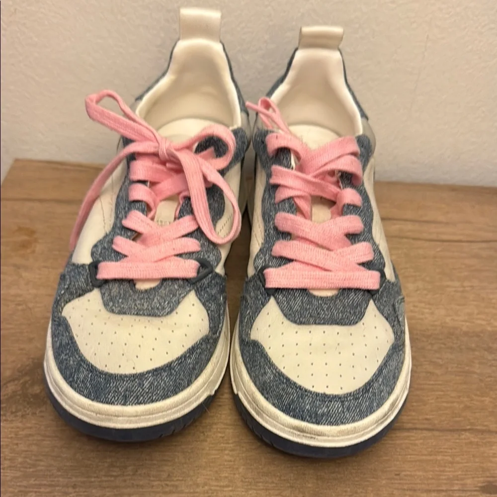 Steve Madden sneakers size 8.
